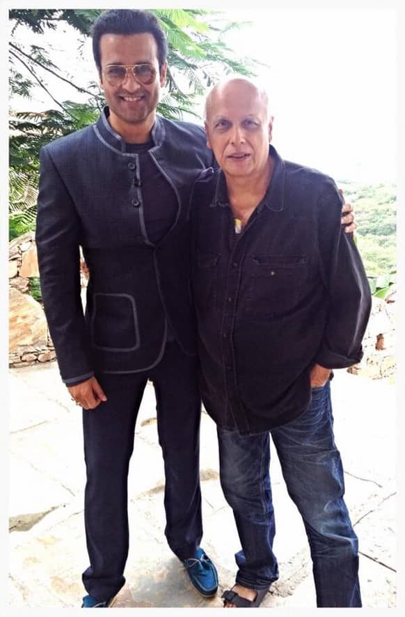 TV actor Rohit Roy poses for a picture with his friend cum mentor Mahesh Bhatt. 