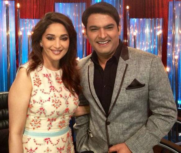 Kapil Sharma Poses with the ravishing Madhuri Dixit, Pic Courtesy: @ KapilSharmaK9