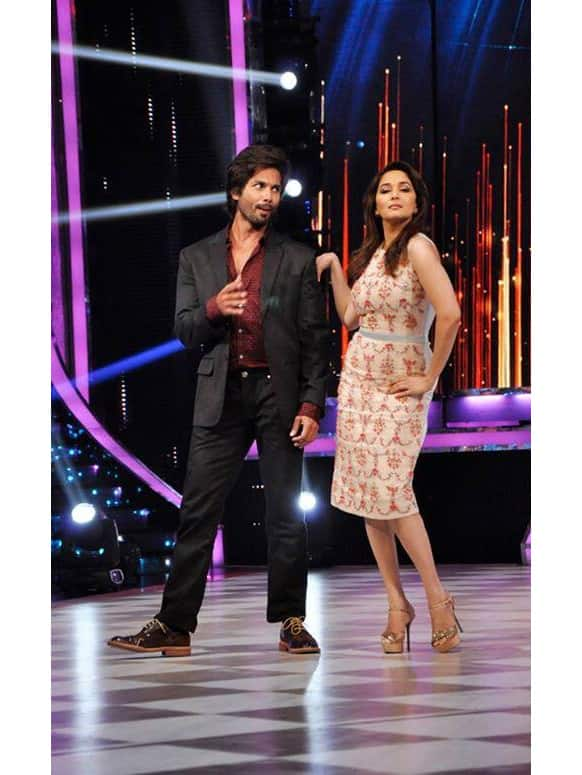 Madhuri Dixit posts a picture from the sets of 'Jhalak Dikhhla Jaa' along with actor Shahid Kapoor.      