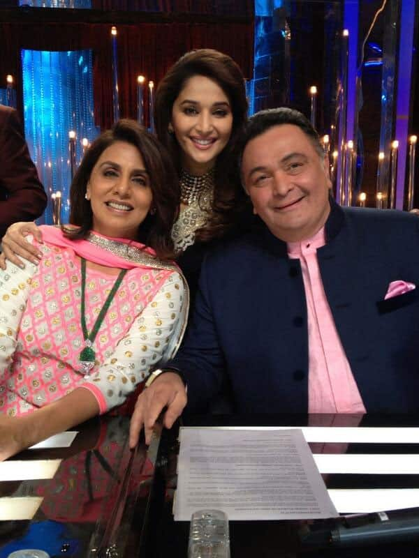 Madhuri Dixit with Rishi Kapoor and Neetu Kapoor on the sets of 'Jhalak Dikhhla Jaa'. Pic courtesy: @MadhuriDixit1