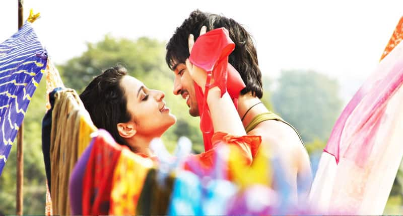 Sushant Singh Rajput and Parineeti Chopra in a still from 'Shuddh Desi Romance'. 