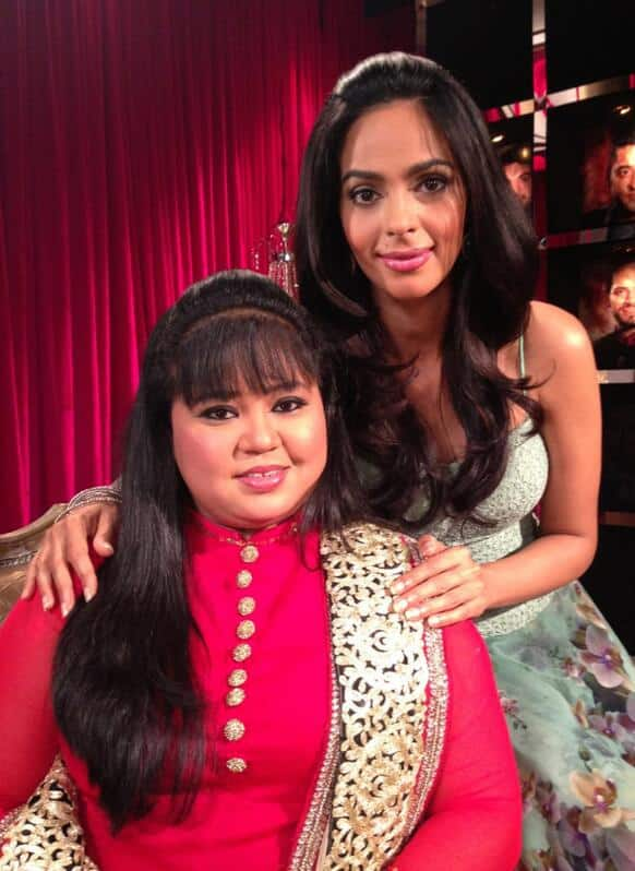 Mallika Sherawat poses with stand-up comedian Bharti on the sets of 'The Bachelorette India'.        Pic Courtesy: @MallikaLA