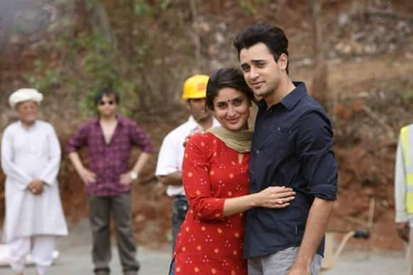 Kareena and Imran on the sets of 'Gori Tere Pyaar Mein'.