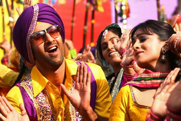 Ranbir Kapoor and Pallavi Sharda in a still from 'Besharam'.