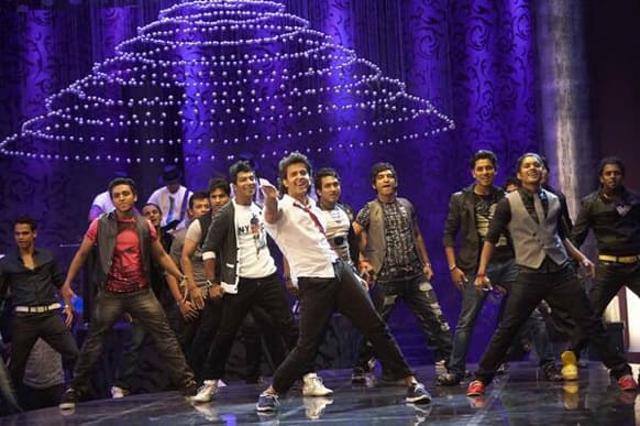 Hrithik Roshan dancing to the tunes of 'Raghupati Raghav' from 'Krrish 3'.