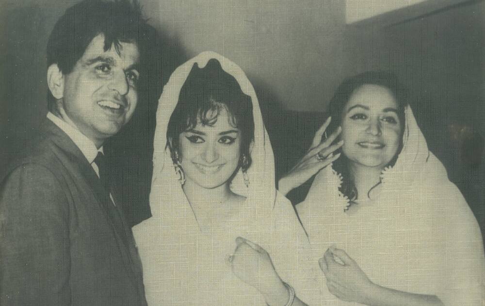 Dilip Kumar along with his wife Saira Banu