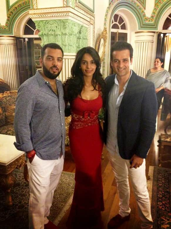 Mallika Sherawat at Shimbu Niwas palace with Crown prince Lakshayraj and Rohit Roy, Pic - @MallkaLA