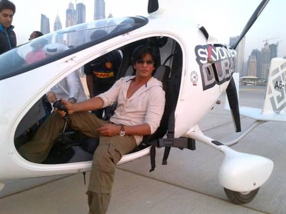 Shah Rukh Khan ready to fly at Sky Dive in Dubai.