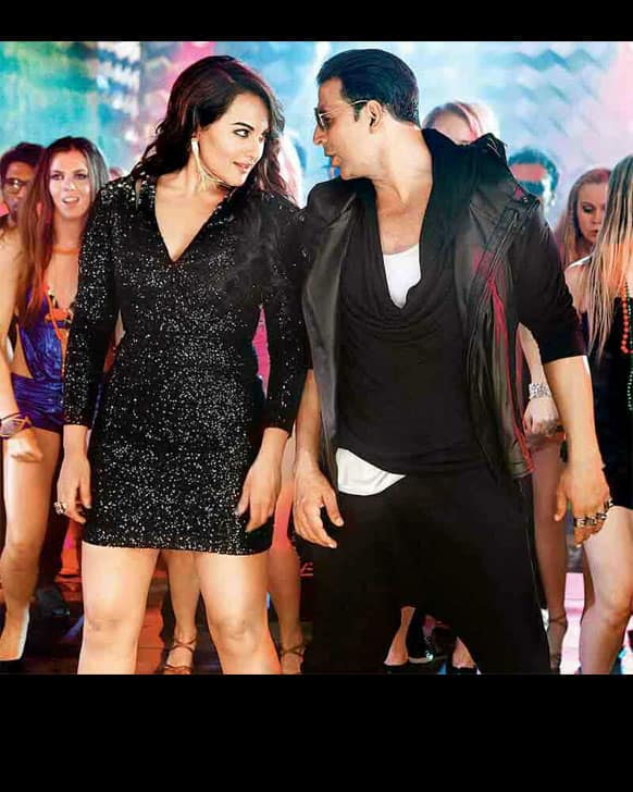 Akshay Kumar and Sonakshi Sinha in a still from 'Boss'