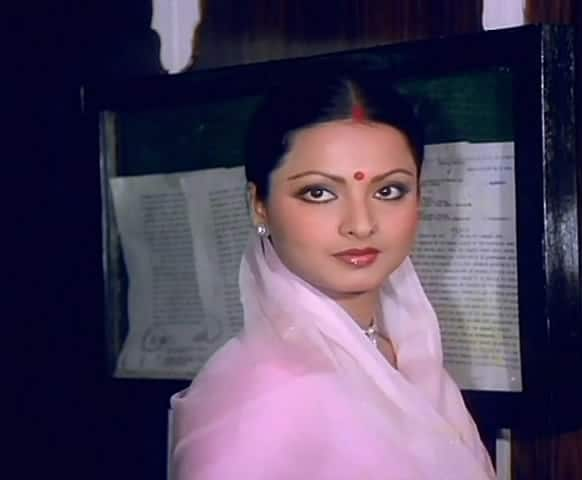 Rekha garnered appreciation for a flawless portrayal of a rape victim in the movie 'Ghar'.