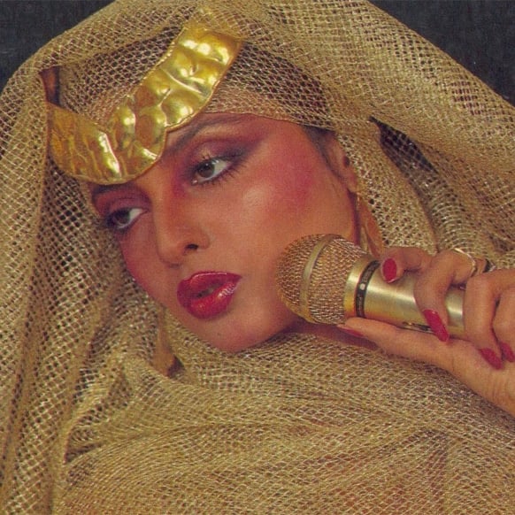 Rekha won her second Filmfare Award for her impeccable performance in 'Khoon Bhari Maang'.