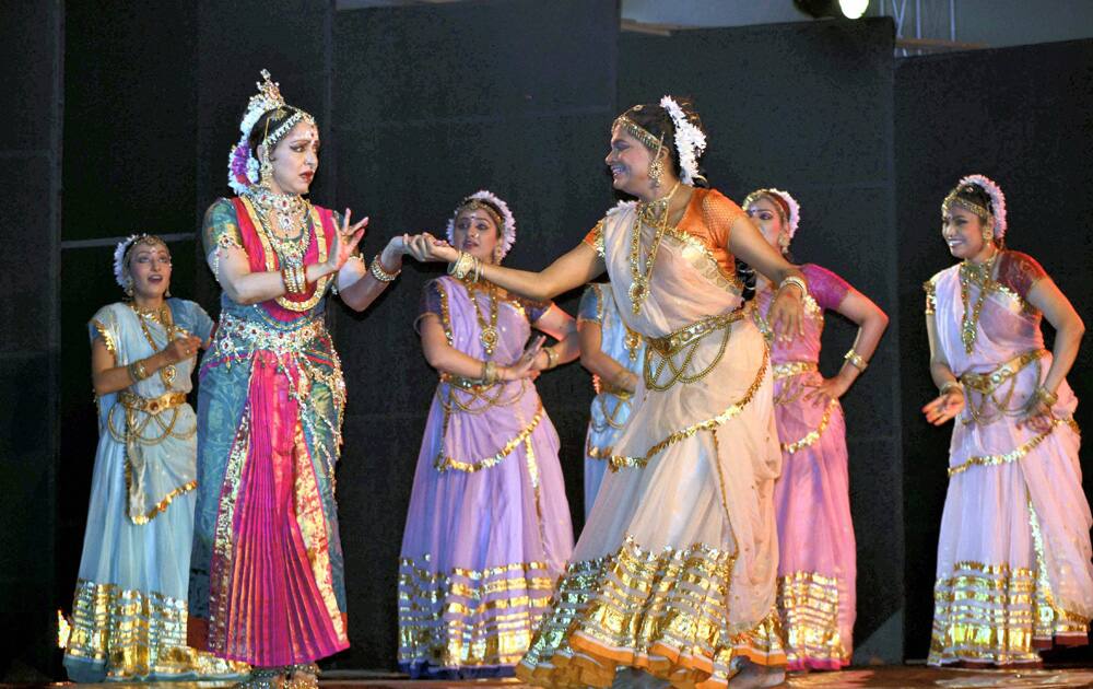 Hema Malini performing 'Bharatanatyam' at an event in Agra.