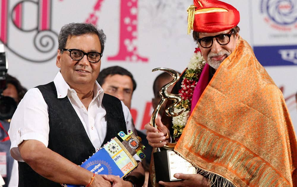 Bollywood actor Amitabh Bachchan received Hridaynath award by hand of producer director Subhash Ghai in Mumbai.