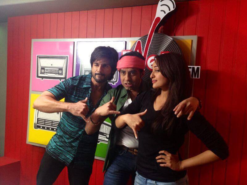 Sonakshi Sinha and Shahid Kapoor.