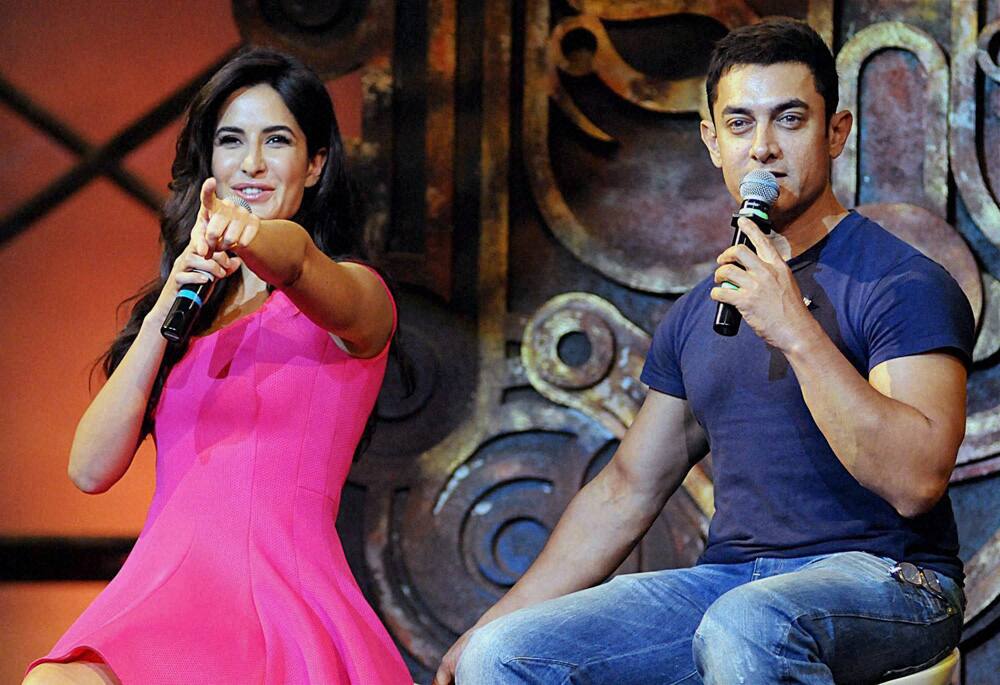 Aamir Khan and Katrina Kaif dedicating 'Dhoom Machale Dhoom' song to Sachin Tendulkar in Mumbai.