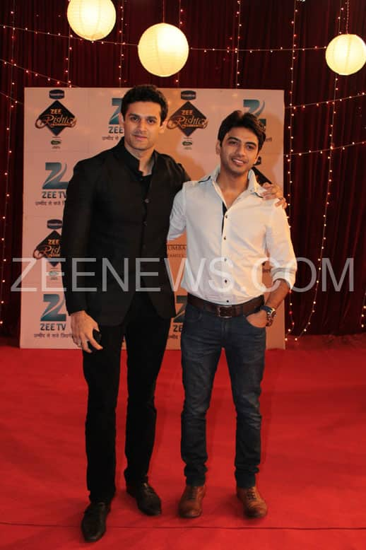 Irfan and Farhan from Qubool Hai on the Red Carpet of Zee rishtey Awards.