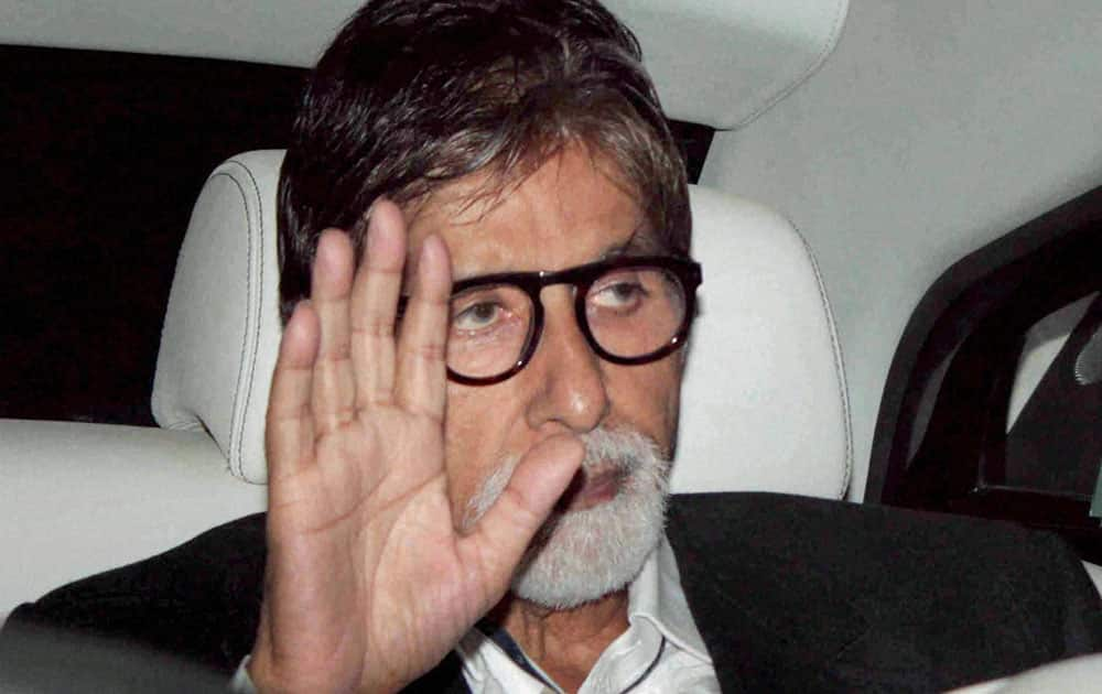 Bollywood actor Amitabh Bachchan arrives to attend a fareewell party hosted by master blaster Sachin Tendulkar and Anjali Tendulkar, in Mumbai.