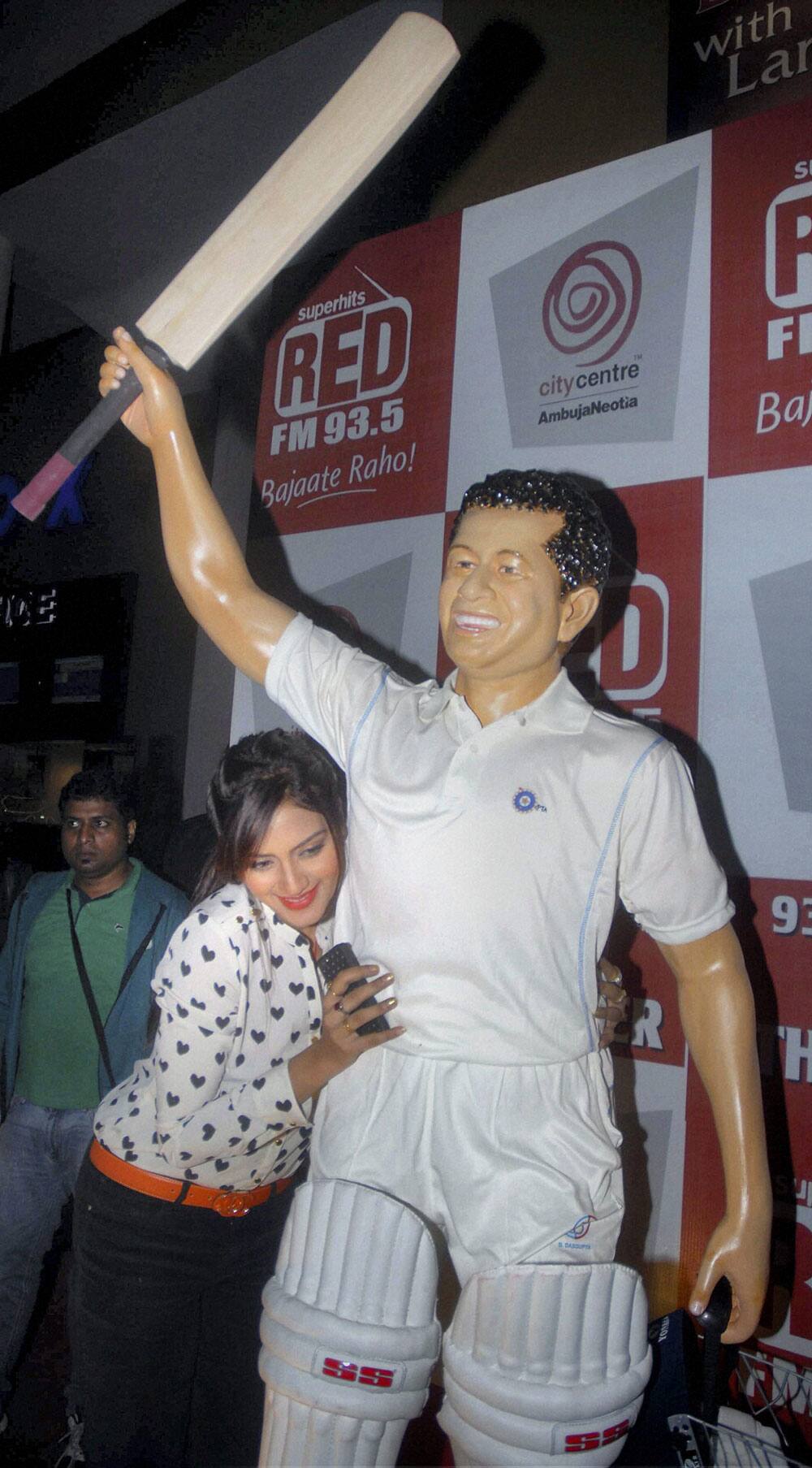 Tollywood Actor Nusrat Jahan during the unveiling of a life size statue of Sachin Tendulkar in Kolkata.