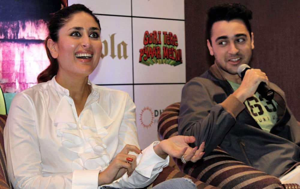 Bollywood actors Imran Khan and Kareen Kapoor at a promotional event of their upcoming film “Gori Tere Pyar Mein” in Bengaluru.