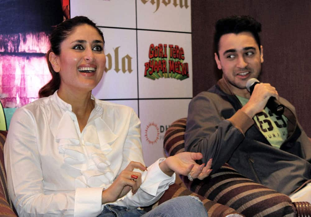 Bollywood actors Imran Khan and Kareen Kapoor at a promotional event of their upcoming film “Gori Tere Pyar Mein” in Bengaluru.