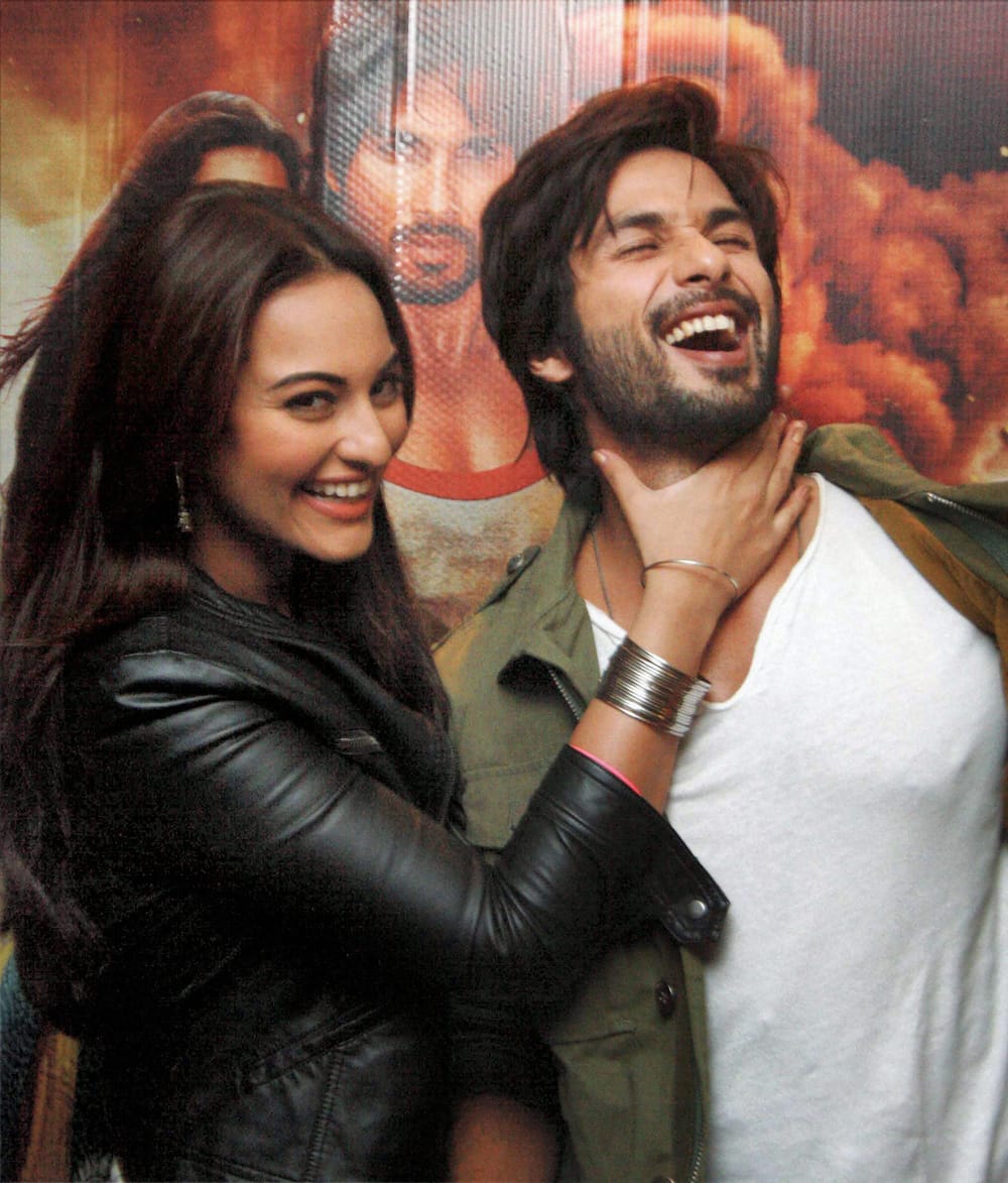 Shahid Kapoor and Sonakshi Sinha during a promotional event for their upcoming film R...Rajkumar in Gurgaon.