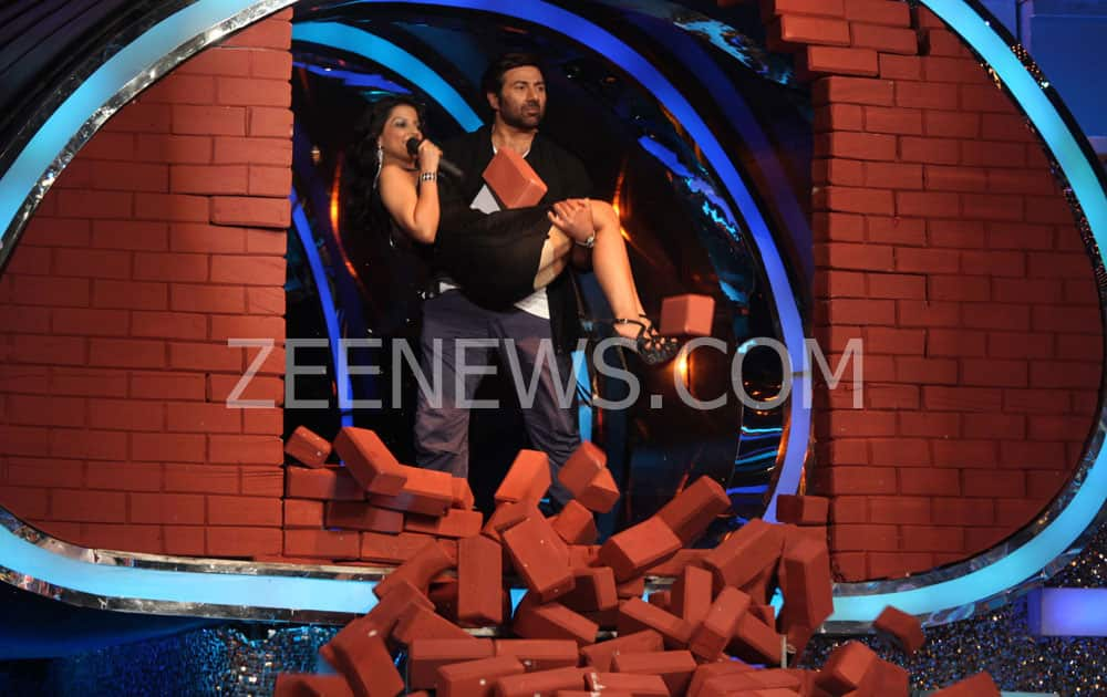 Sunny Deol on the sets of 'Dance India Dance 4'