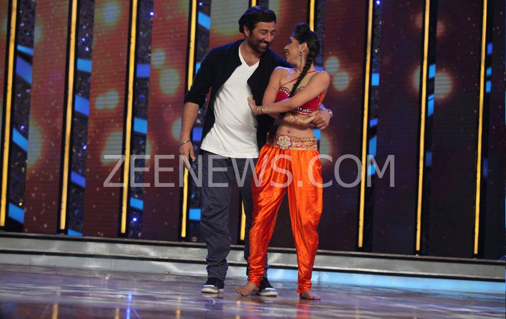 Sunny Deol on the sets of 'Dance India Dance 4'