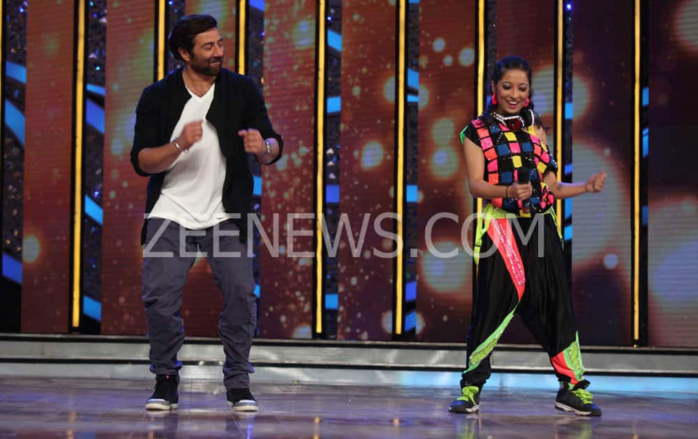 Sunny Deol on the sets of 'Dance India Dance 4'