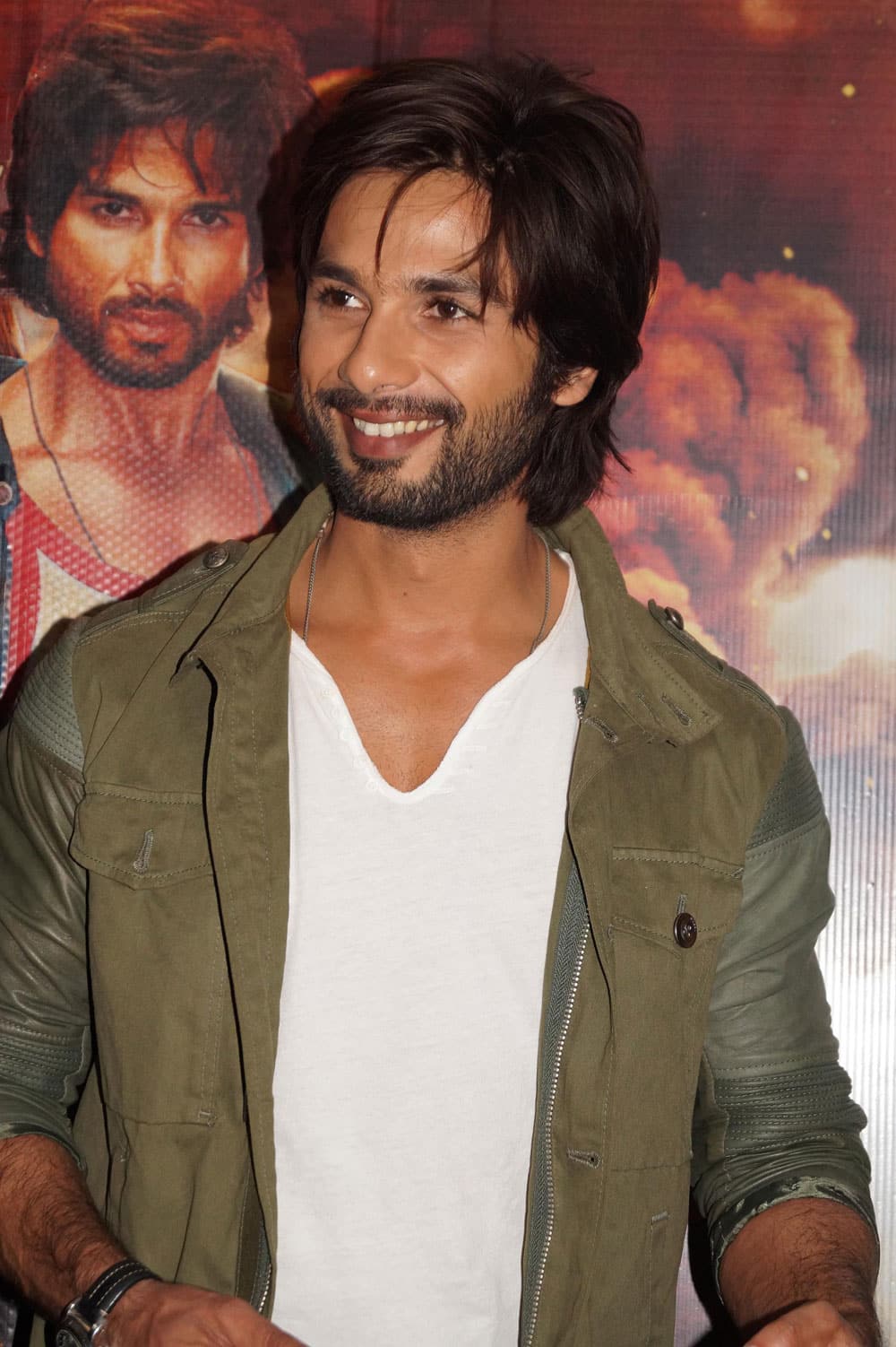 Cute Shahid Kapoor with his co-actor Sonakshi Sinha Promoted his upcoming film 