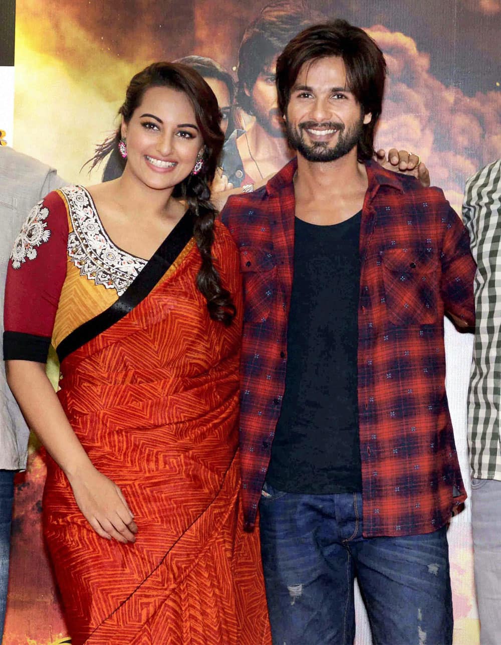 Bollywood actors Sonakshi Sinha with Shahid Kapoor poses during the media interaction of their upcoming film R... Rajkumar in Mumbai.