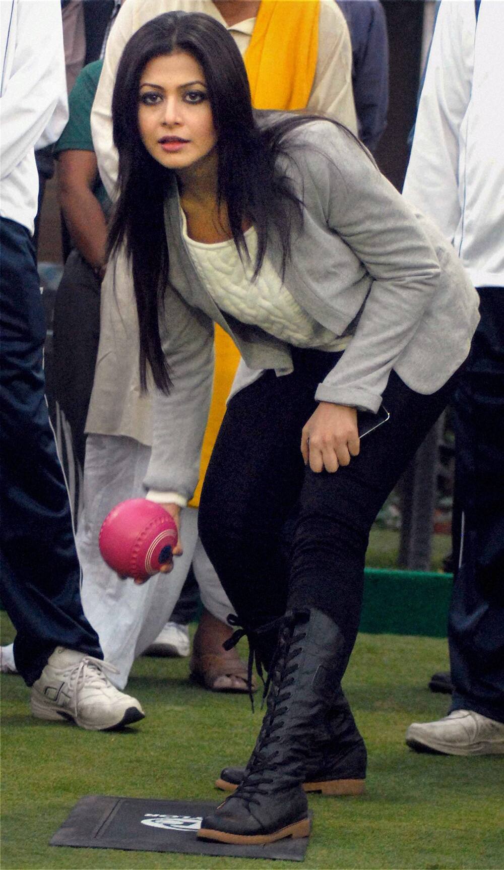 Tollywood actress Koel Mallick bowls during the inauguration of '4th National Lawns Bowls Championship 2013', in Kolkata.