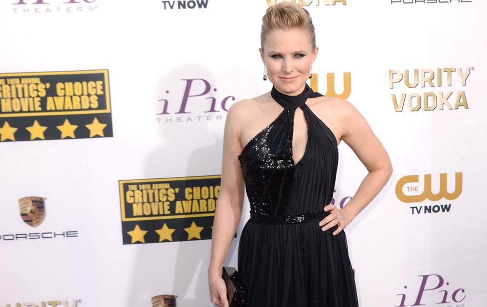 Kristen Bell arrives at the 19th annual Critics' Choice Movie Awards at the Barker Hangar, in Santa Monica, Calif.
