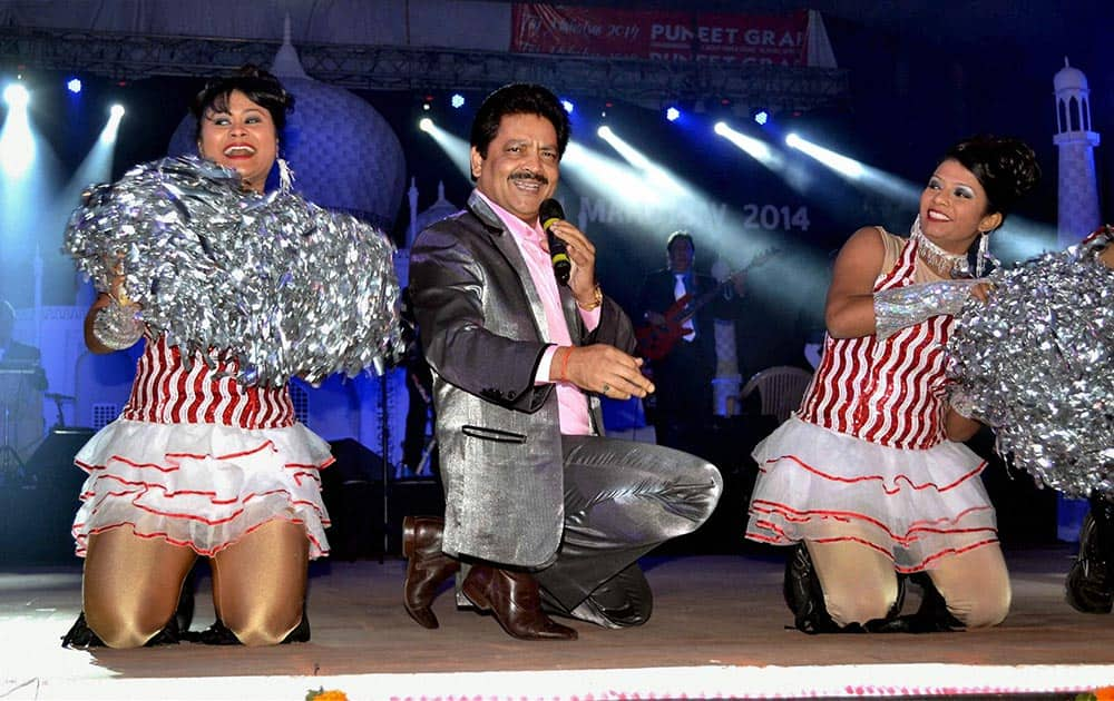 Udit Narayan performs at Taj Mahotsav in Agra.