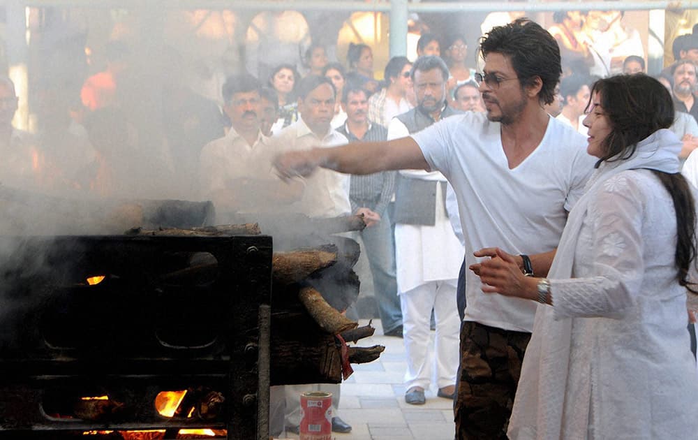 Bollywood actor Shah Rukh Khan attends the funeral of Juhi Chawla's brother, Sanjeev Chawla, in Mumbai.