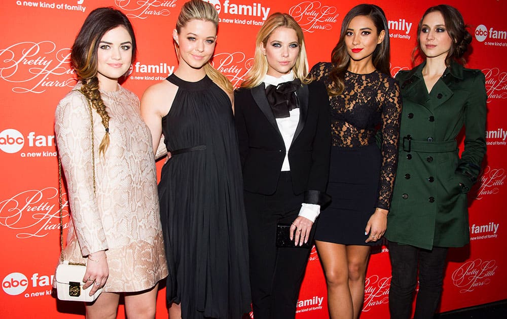 om left, Lucy Hale, Sasha Pieterse, Ashley Benson, Shay Mitchell and Troian Bellisario attend the `Pretty Little Liars` season finale screening in New York.