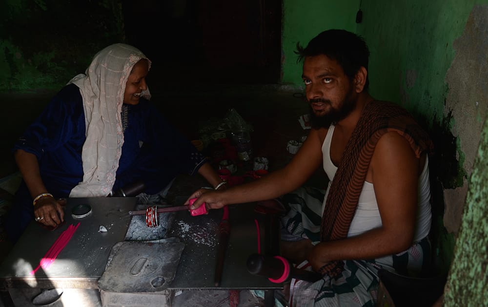 A Traditional Bangle Maker