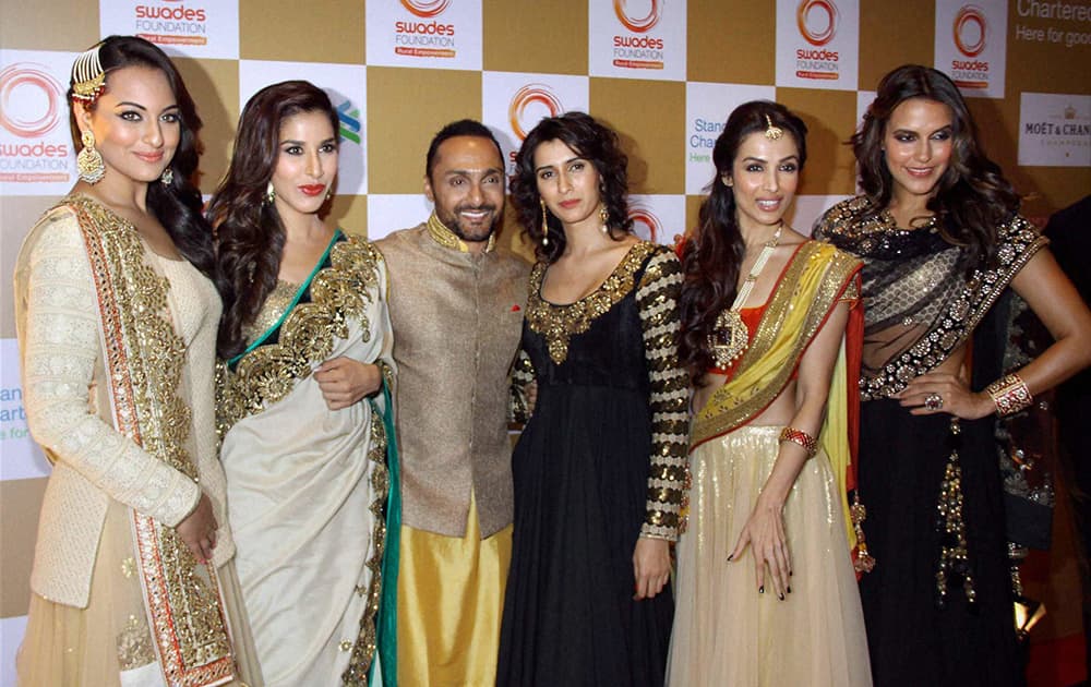 Sonakshi Sinha, Sophie Chaudhary, Pragya Yadav, Rahul Bose, Malaika Arora Khan and Neha Dhupia during a fundraiser in Mumbai.