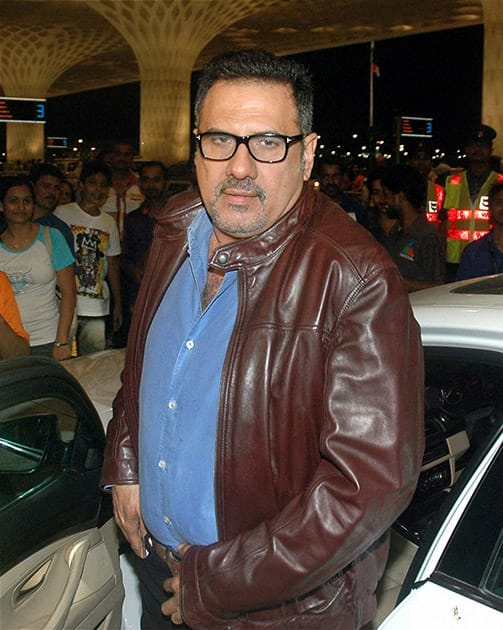 Boman Irani departs from Mumbai's CST International Airport for Florida, USA to take part in IIFA 2014 awards ceremony.