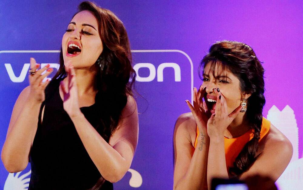 Priyanka Chopra and Sonakshi Sinha at International Indian Film Academy (IIFA) function in Florida, US, in Florida.