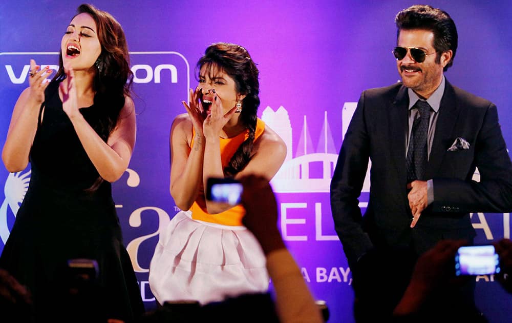 Anil Kapoor, Priyanka Chopra and Sonakshi Sinha at International Indian Film Academy (IIFA) function in Florida, US.