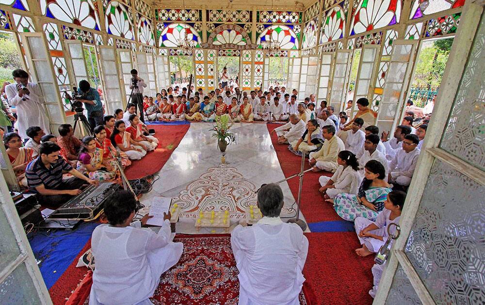 Students and teachers of Visva-Bharati University take part in the153rd birthday celebrations of poet Rabindranath Tagore at Santiniketan in Birbhum district of West Bengal.