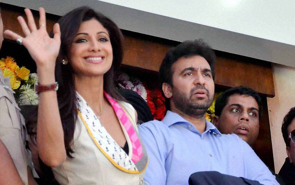 Bollywood actress Shilpa Shetty with her husband Raj Kundra in Ludhiana.