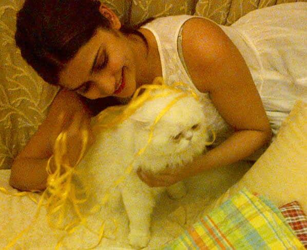 Prachi Desai - How do I not just eat up this lil cutie!!! .  Pic Courtesy: Twitter