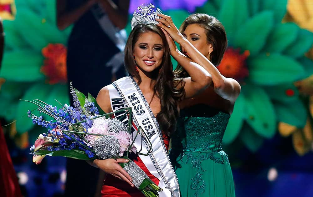 Miss Nevada USA Nia Sanchez is crowned Miss USA during the Miss USA 2014 pageant in Baton Rouge, La.