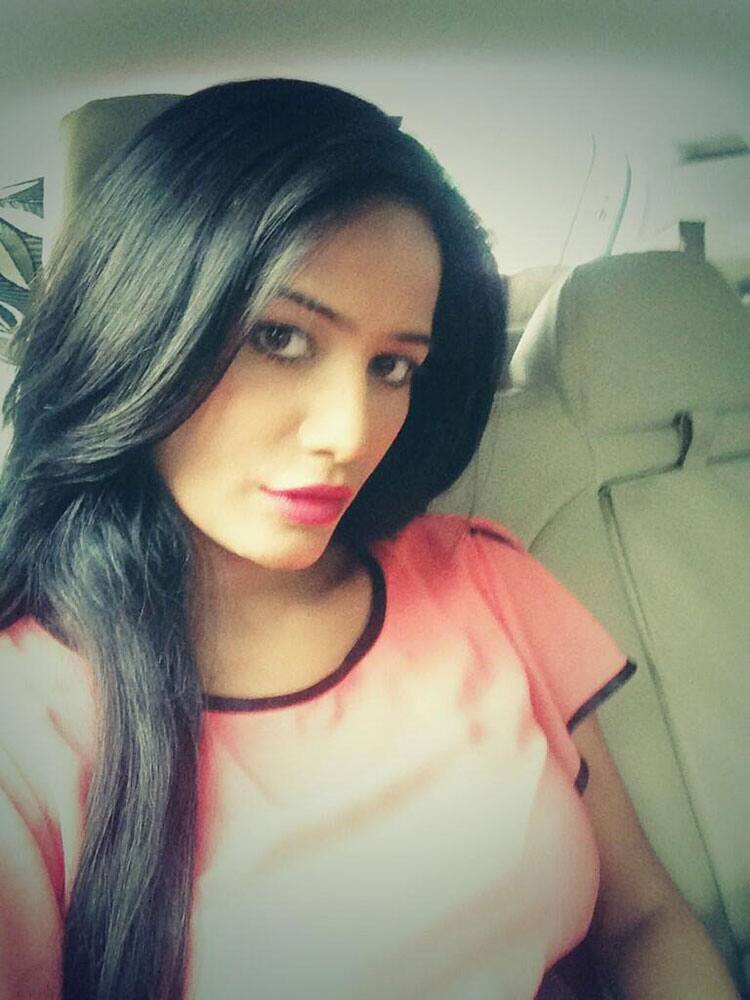 Poonam Pandey - Morning Pic for a starter ..;) . Pic Courtesy: Twitter