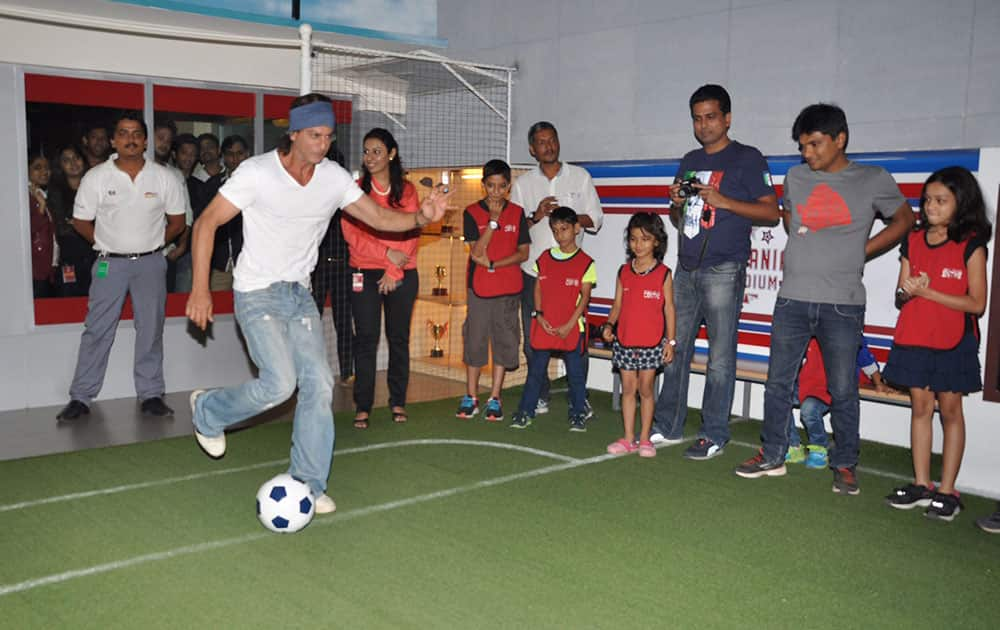 Bollywood actor Shah Rukh Khan celebrate Father's Day with Smile Foundation in Mumbai. dna