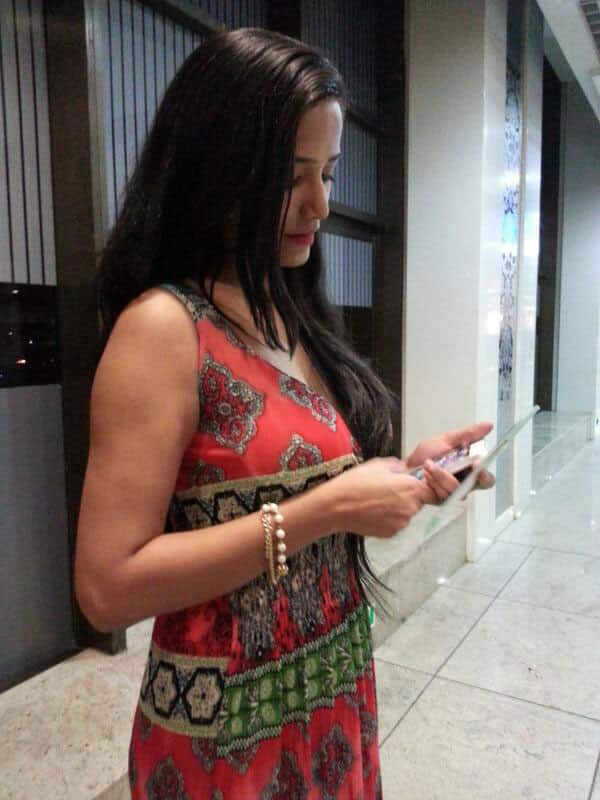 Poonam Pandey - Getting Boerd!  Thank God I have Candy Crush #Airport Flight Delayed. Pic Courtesy: Twitter