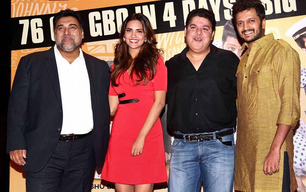 Bollywood actors Ram Kapoor, Esha Gupta, Riteish Deshmukh with director Sajid Khan (2nd left) during the success party of the film Humshakals in Mumbai.