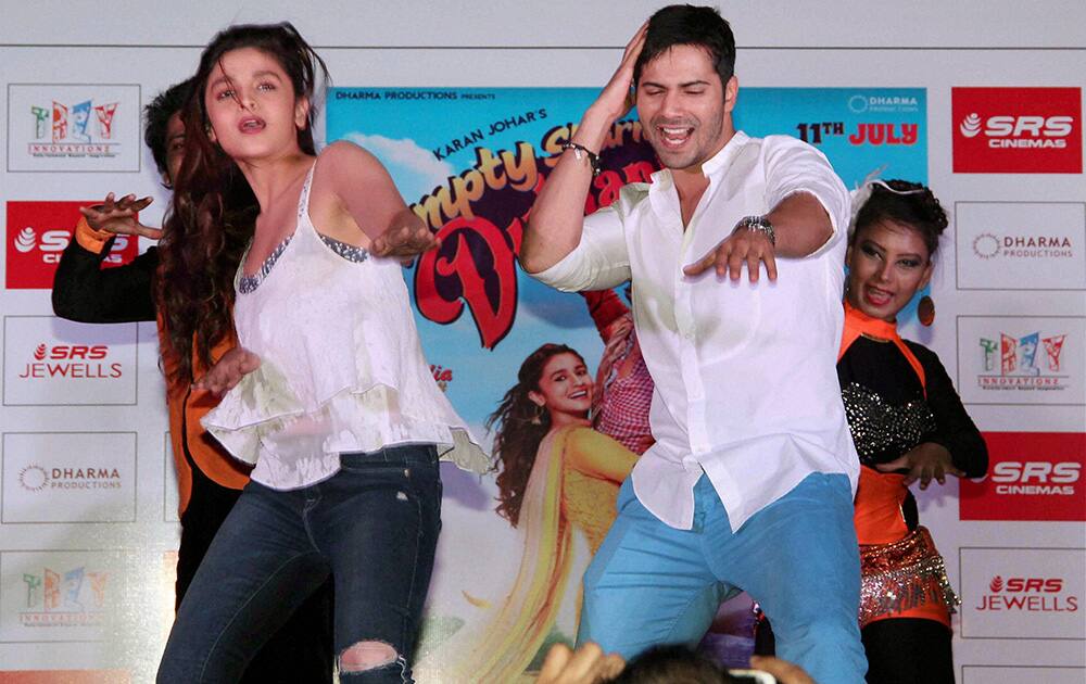 Alia Bhatt with star cast of Hindi Film ' Humppy Sharma ki Dulhania' in Faridabad.