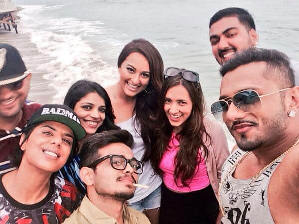 Yo Yo Honey Singh - Having fun with some Angels and Demons at Malibu. @sonakshisinha @NeeshaBadAss #summers #California. Pic Courtesy: Twitter	